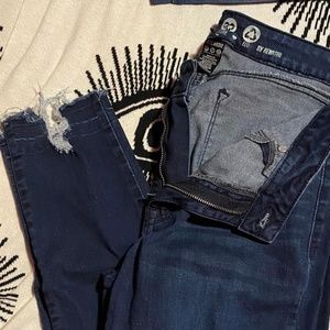 REWASH DISTRESSED JEANS